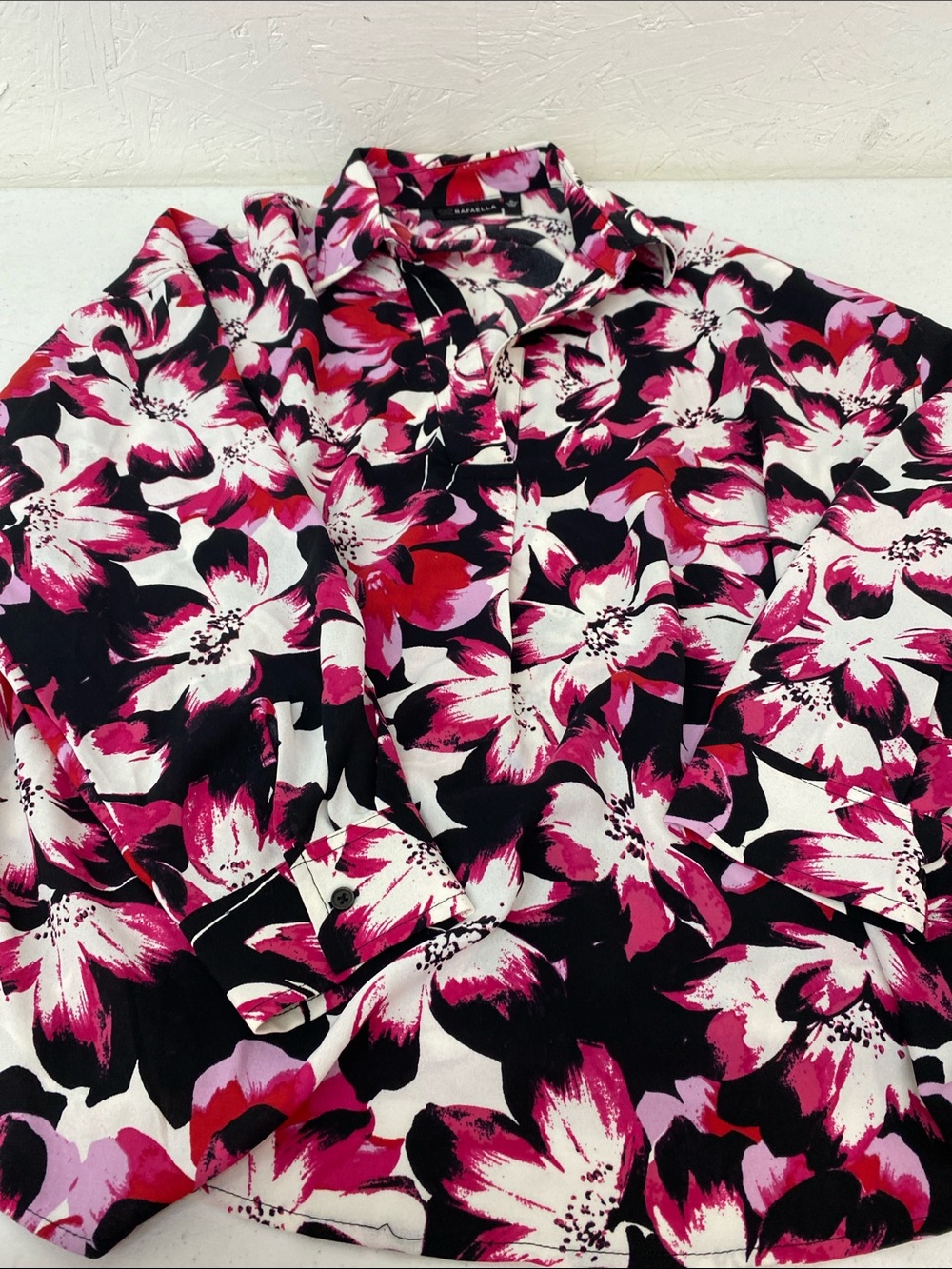 Floral Button-Up Blouse in Black, Fuchsia & White rafaella size XL